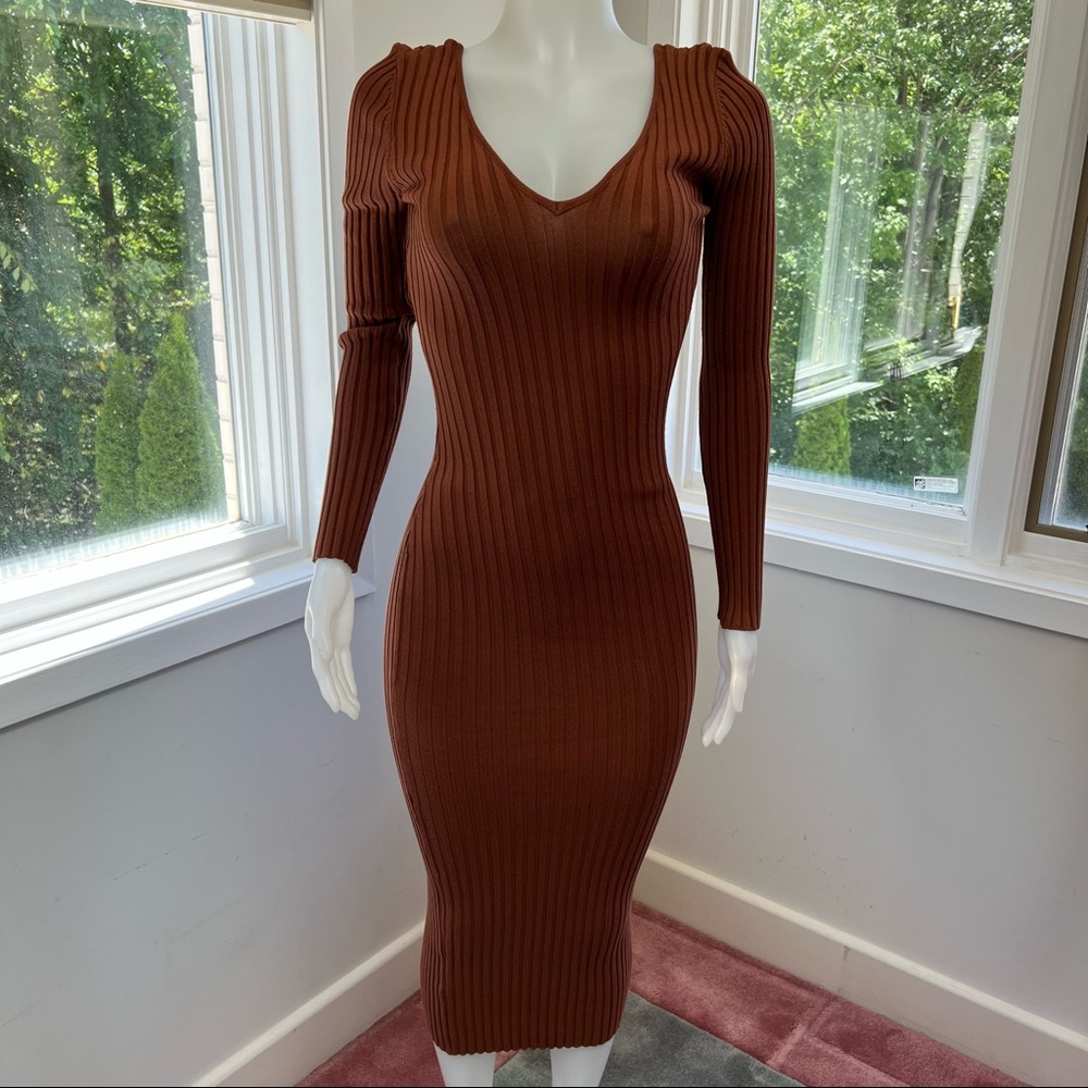 Akira Ribbed Sweater dress in brown/rust in small